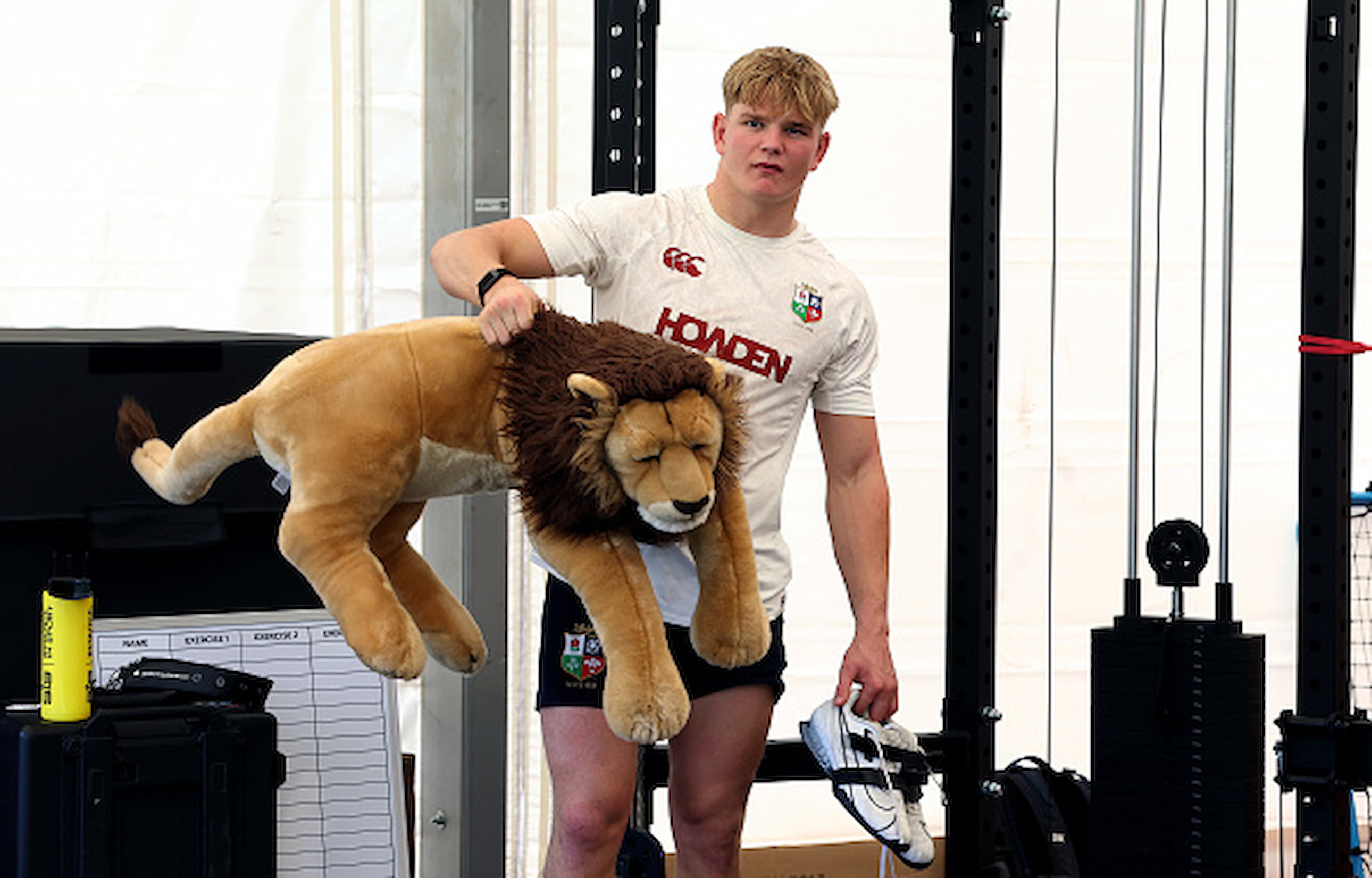【British & Irish Lions 2025】マスコット『ビル』の世話係は頼んだぞ。今回の重責は20歳のポロックに