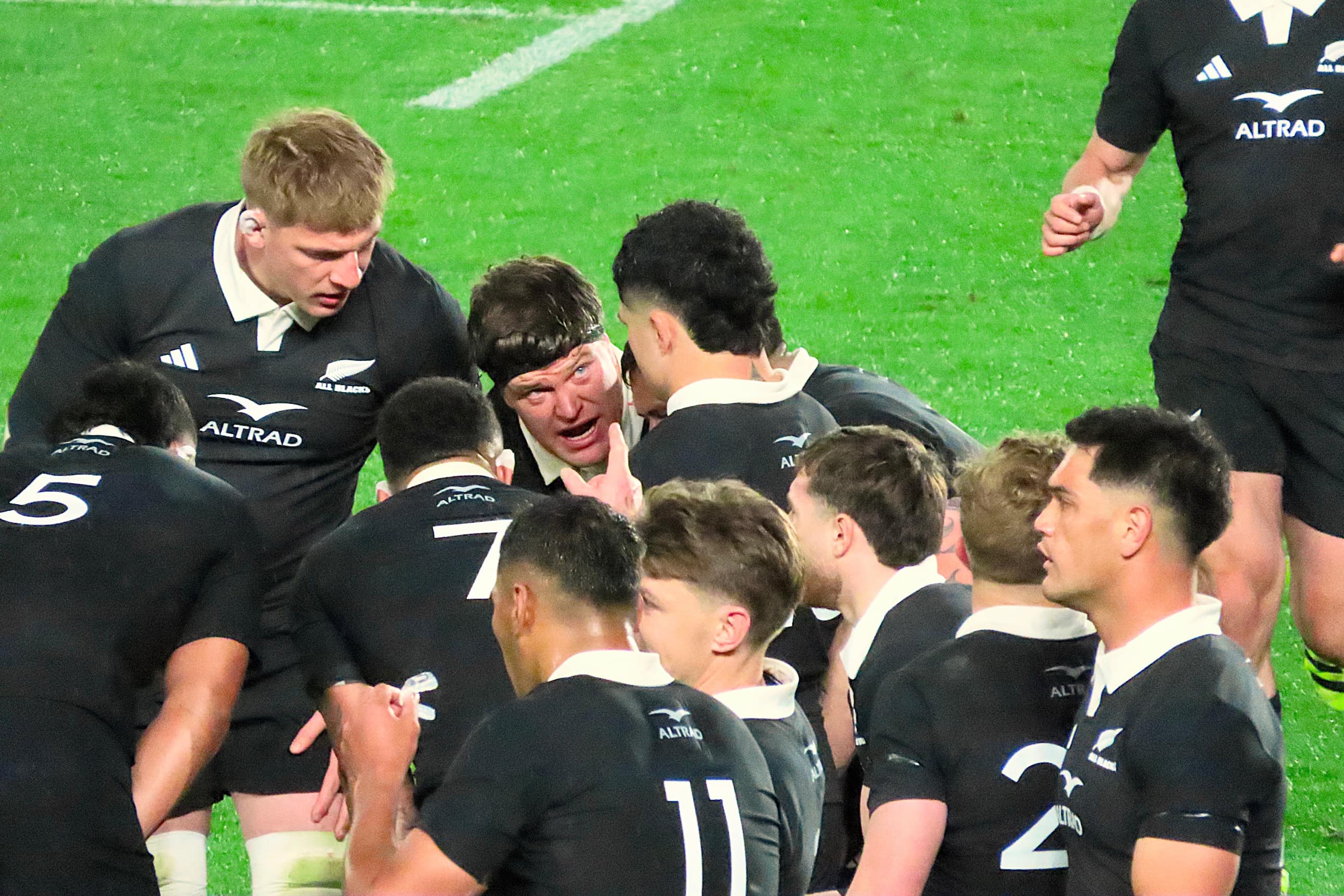 【オールブラックス】宿敵に10-43の歴史的大敗。叩きのめされ、NZ国内荒れる
