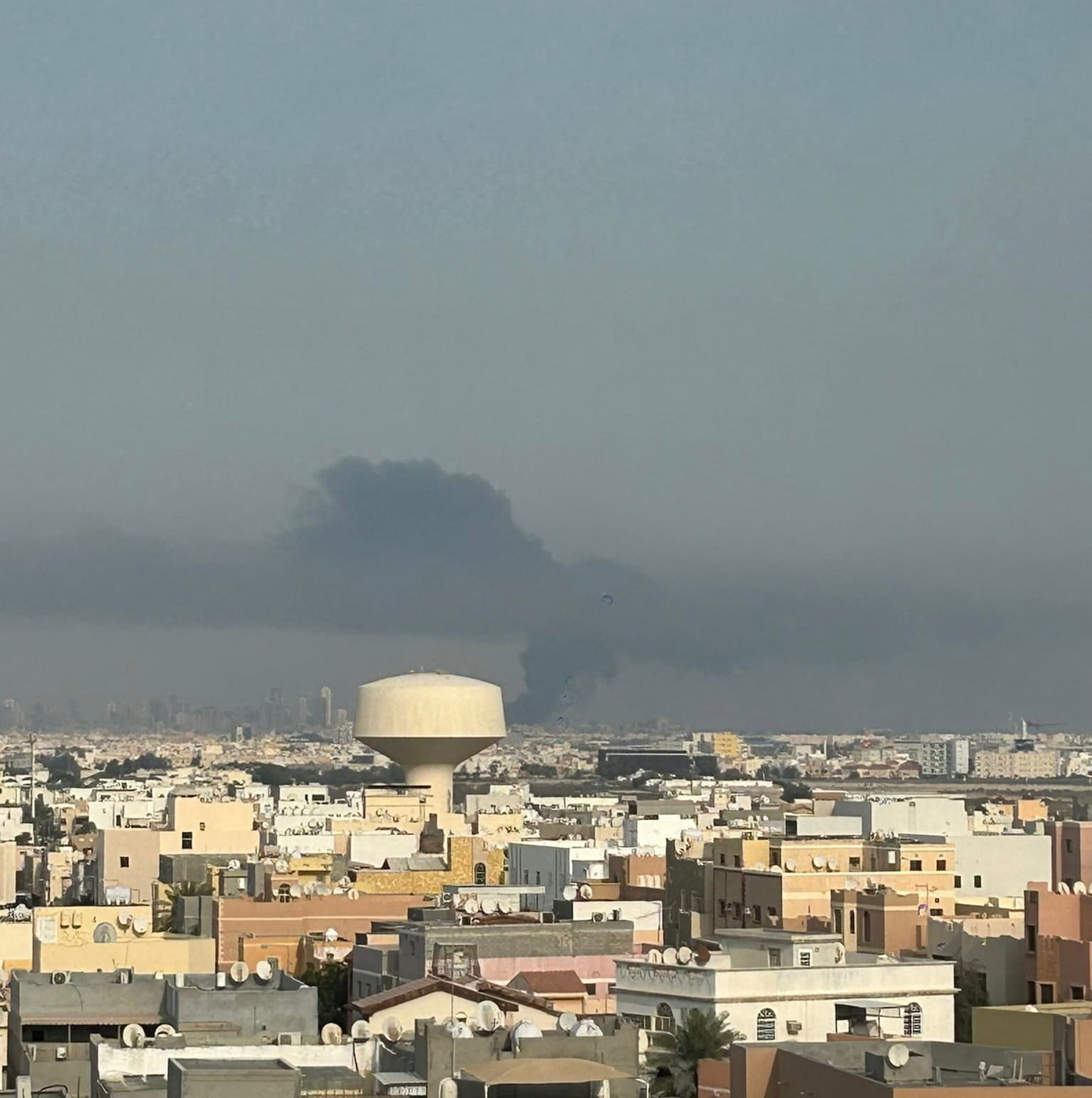 【忽那健太のCHALLENGE, MORE CHALLENGE／中東編 #4】いま戦争の中にいる。バーレーンで迎えた2月28日、爆音とともにラグビーが止まった。